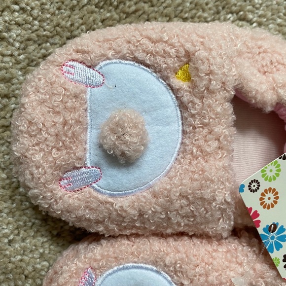 Baby Girl’s Pink Bunny Slippers Size 5/6 NWT - Picture 3 of 4